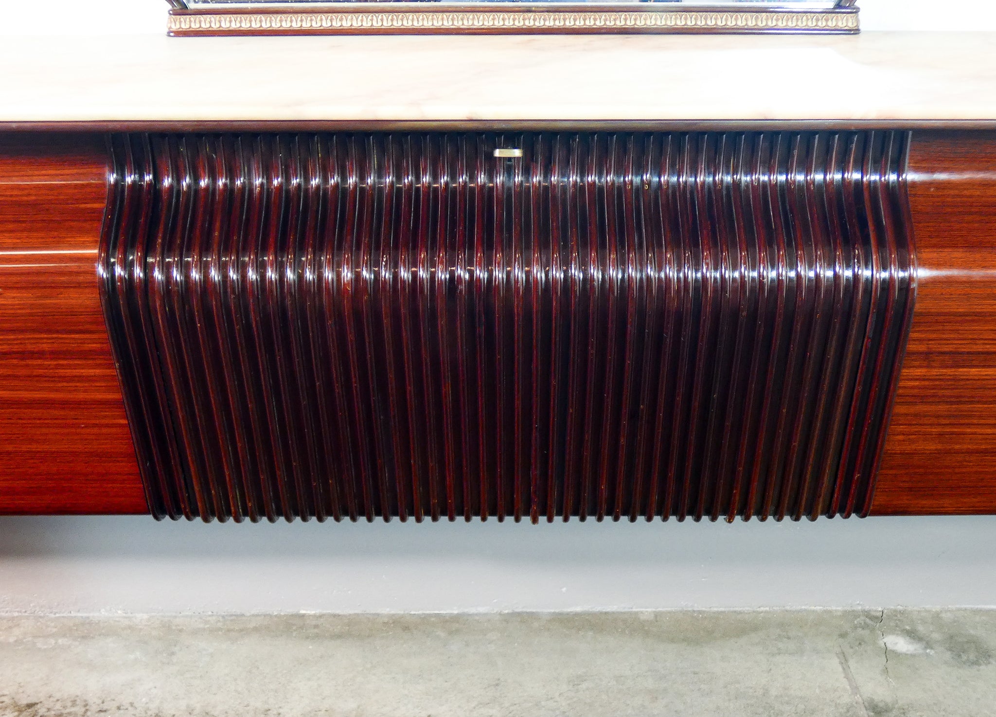 buffet enfilade specchiera specchio credenza design osvaldo borsani 1950s