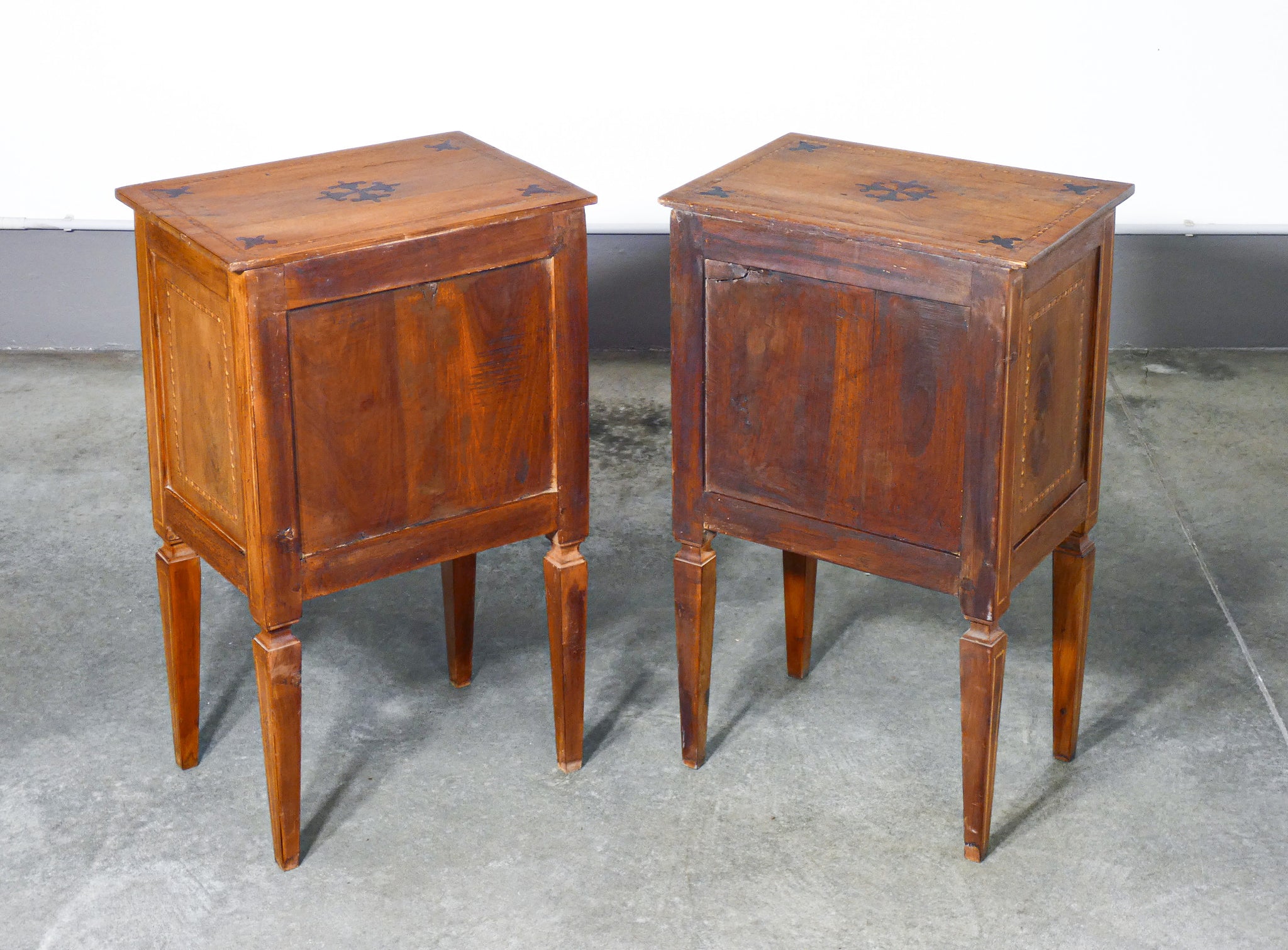 coppia comodini luigi xvi transizione 1800 legno noce piuma intarsiato antica