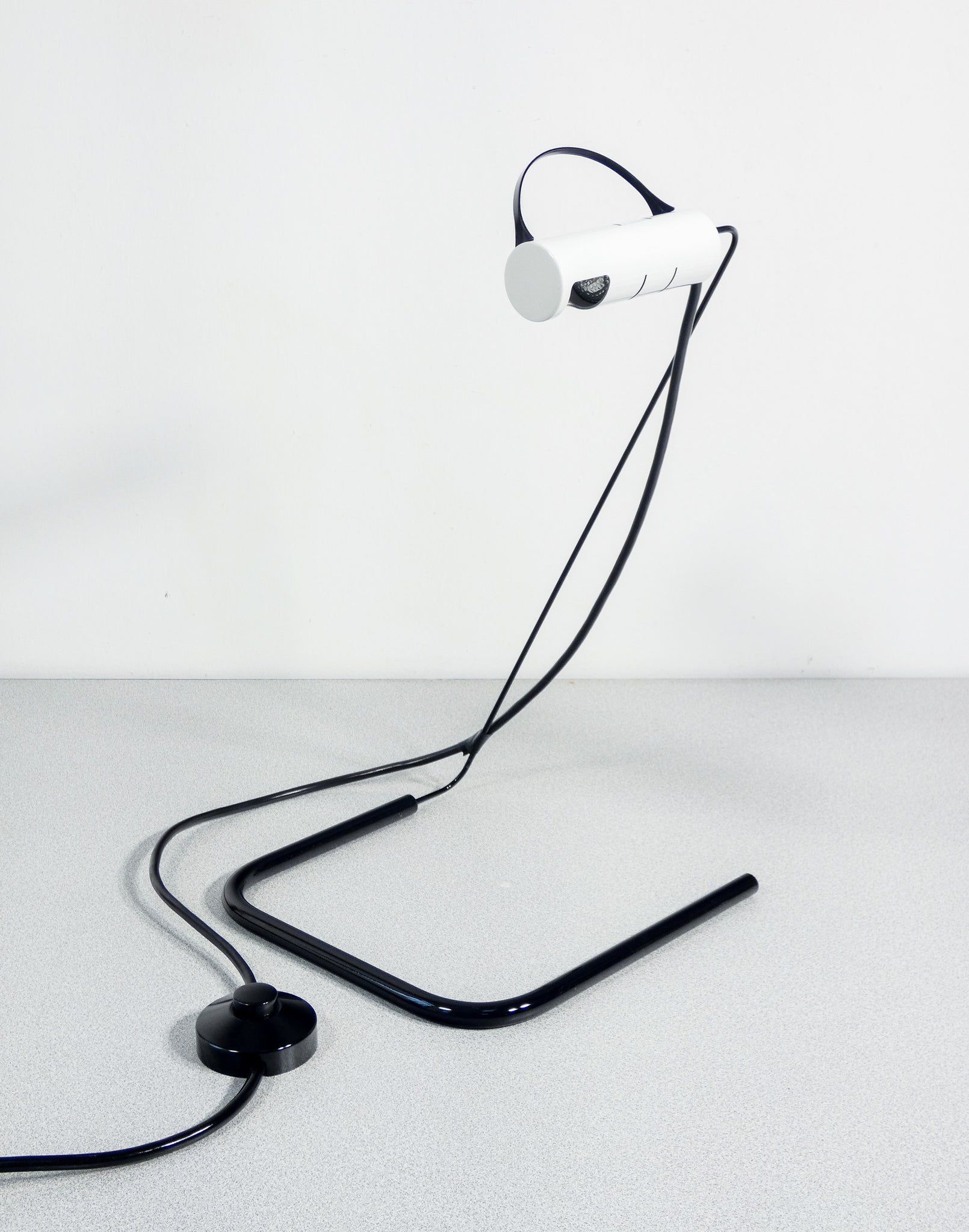 coppia lampade slalom design vico magistreti per oluce vintage da tavolo