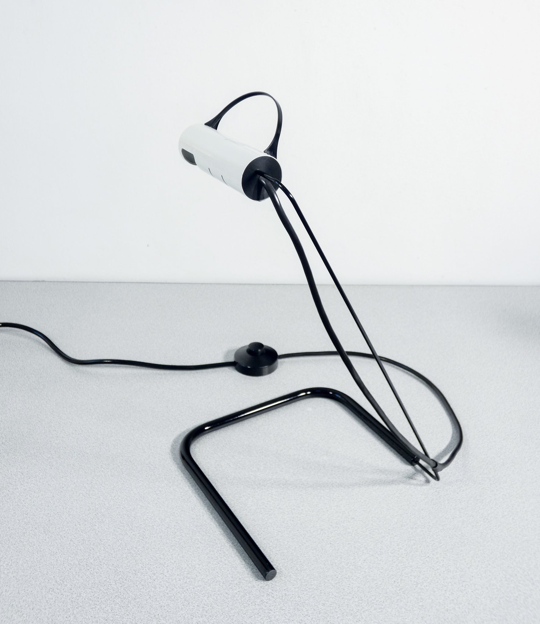 coppia lampade slalom design vico magistreti per oluce vintage da tavolo