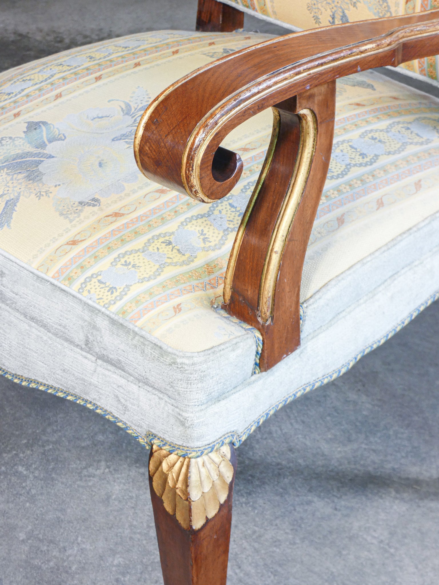 coppia poltrone stile impero legno massello noce epoca sedie braccioli salotto 