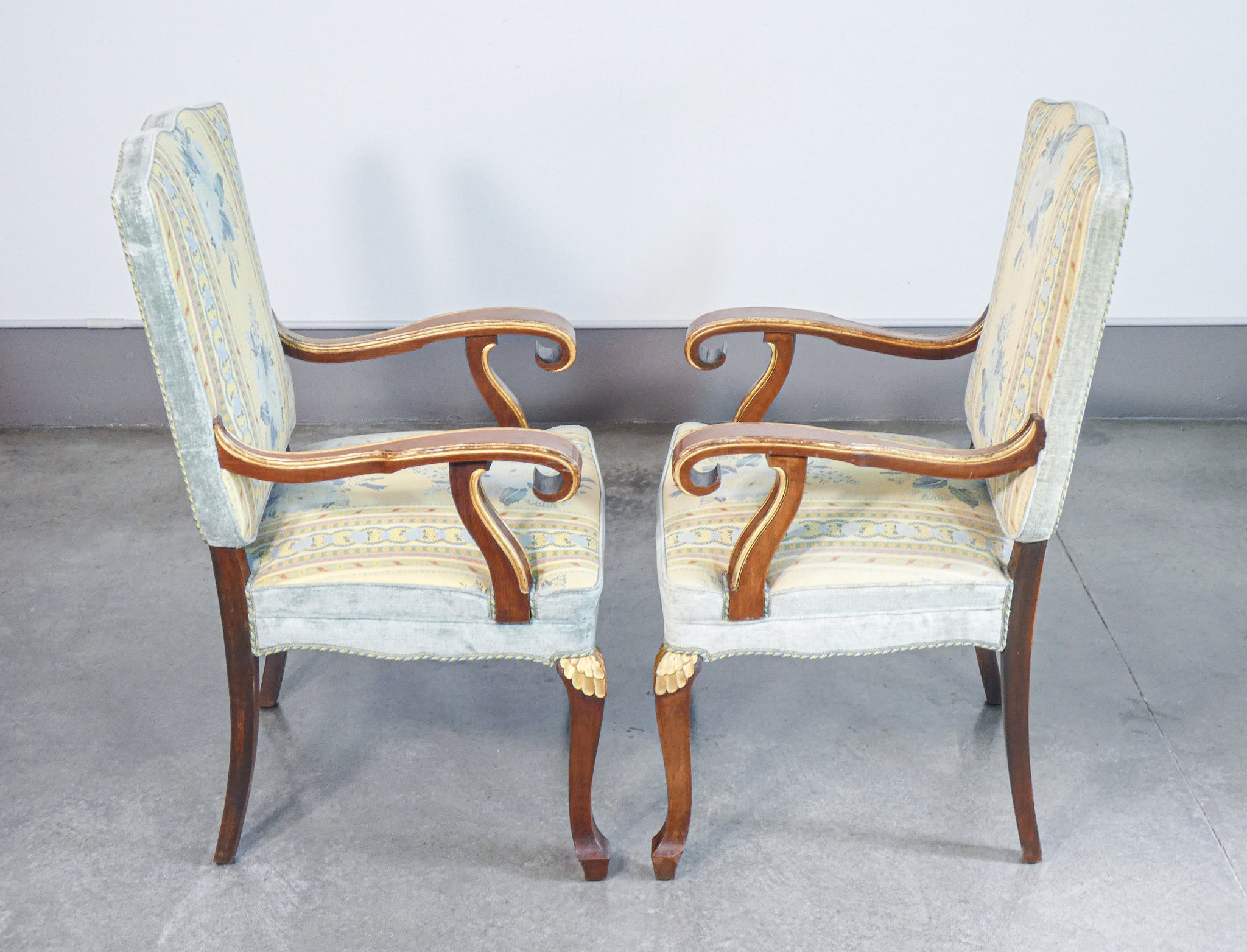 coppia poltrone stile impero legno massello noce epoca sedie braccioli salotto 
