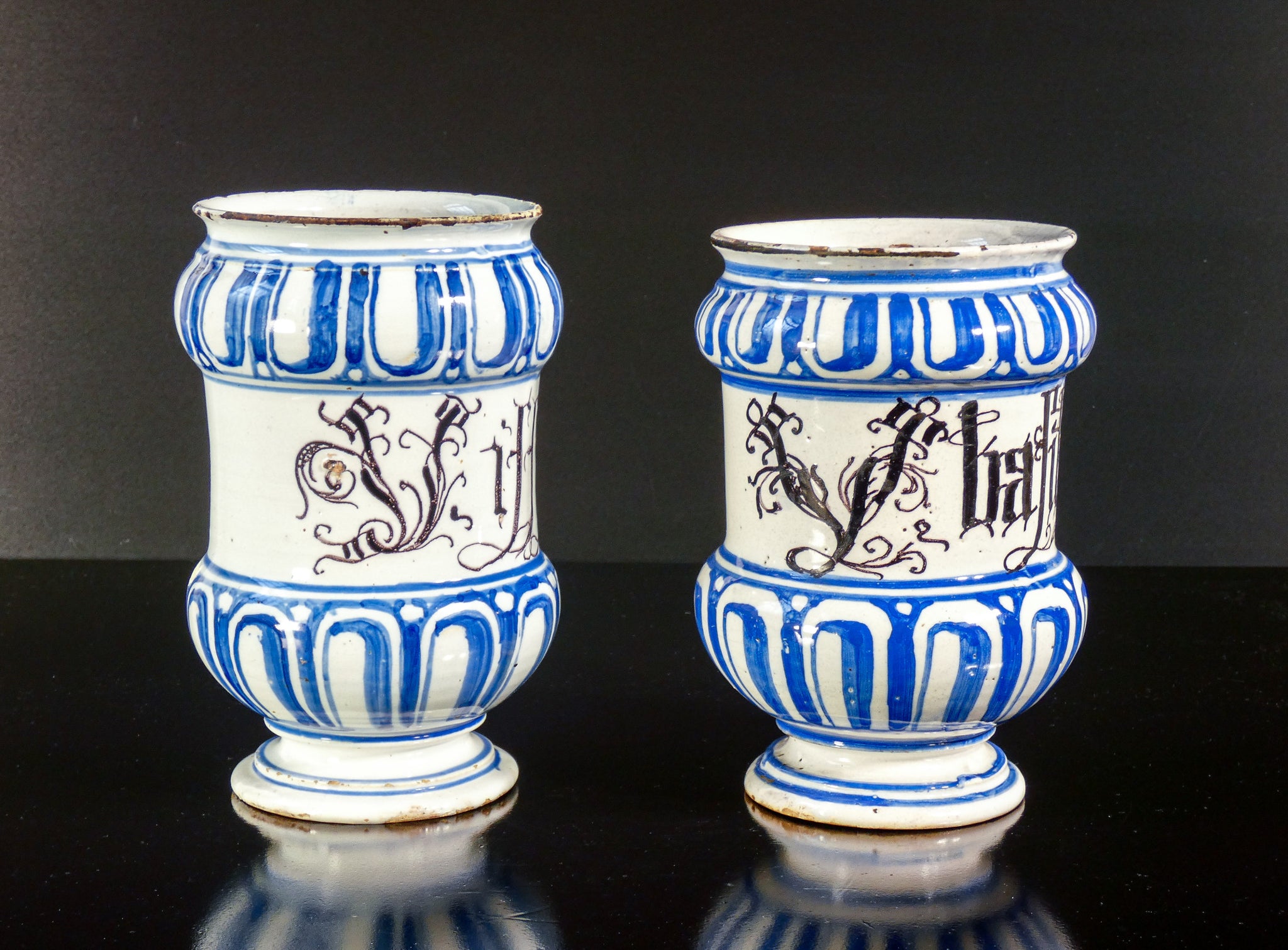 coppia vaso albarello rocchetto epoca 1700 ceramica maiolica dipinta antica