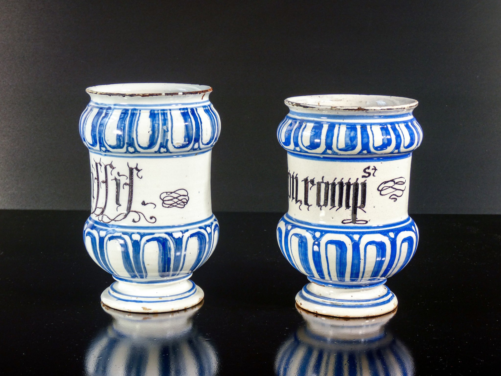 coppia vaso albarello rocchetto epoca 1700 ceramica maiolica dipinta antica
