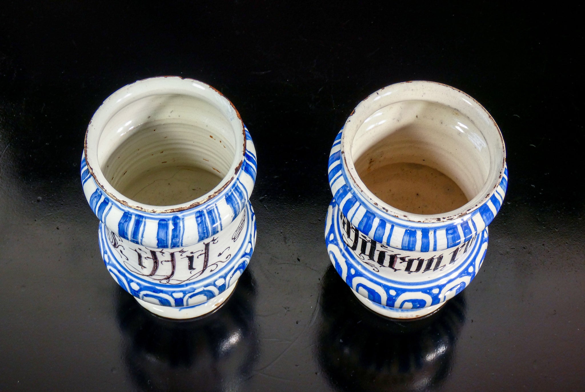 coppia vaso albarello rocchetto epoca 1700 ceramica maiolica dipinta antica