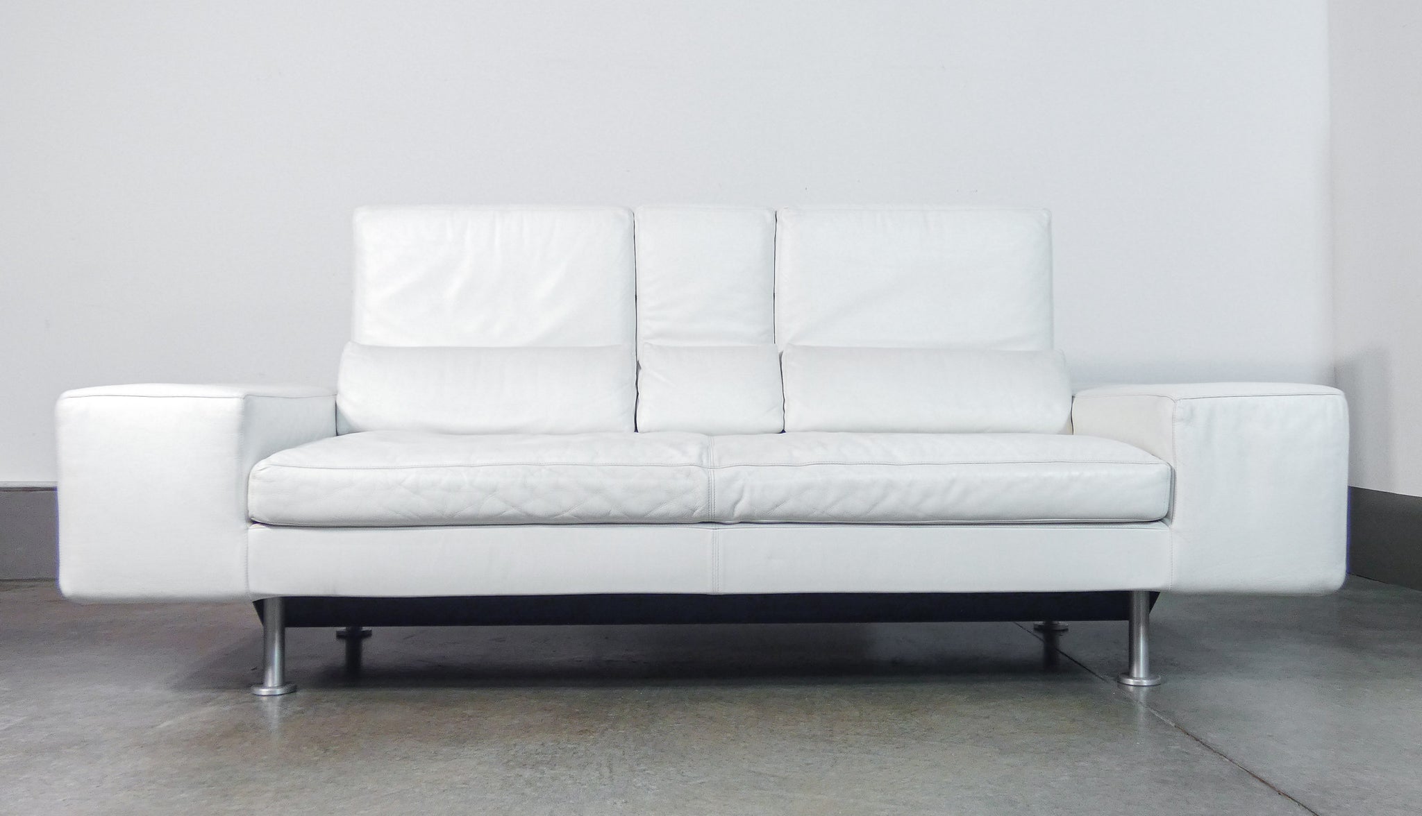 divano domino design massimo morozzi per cassina 1980s sofa pelle bianca
