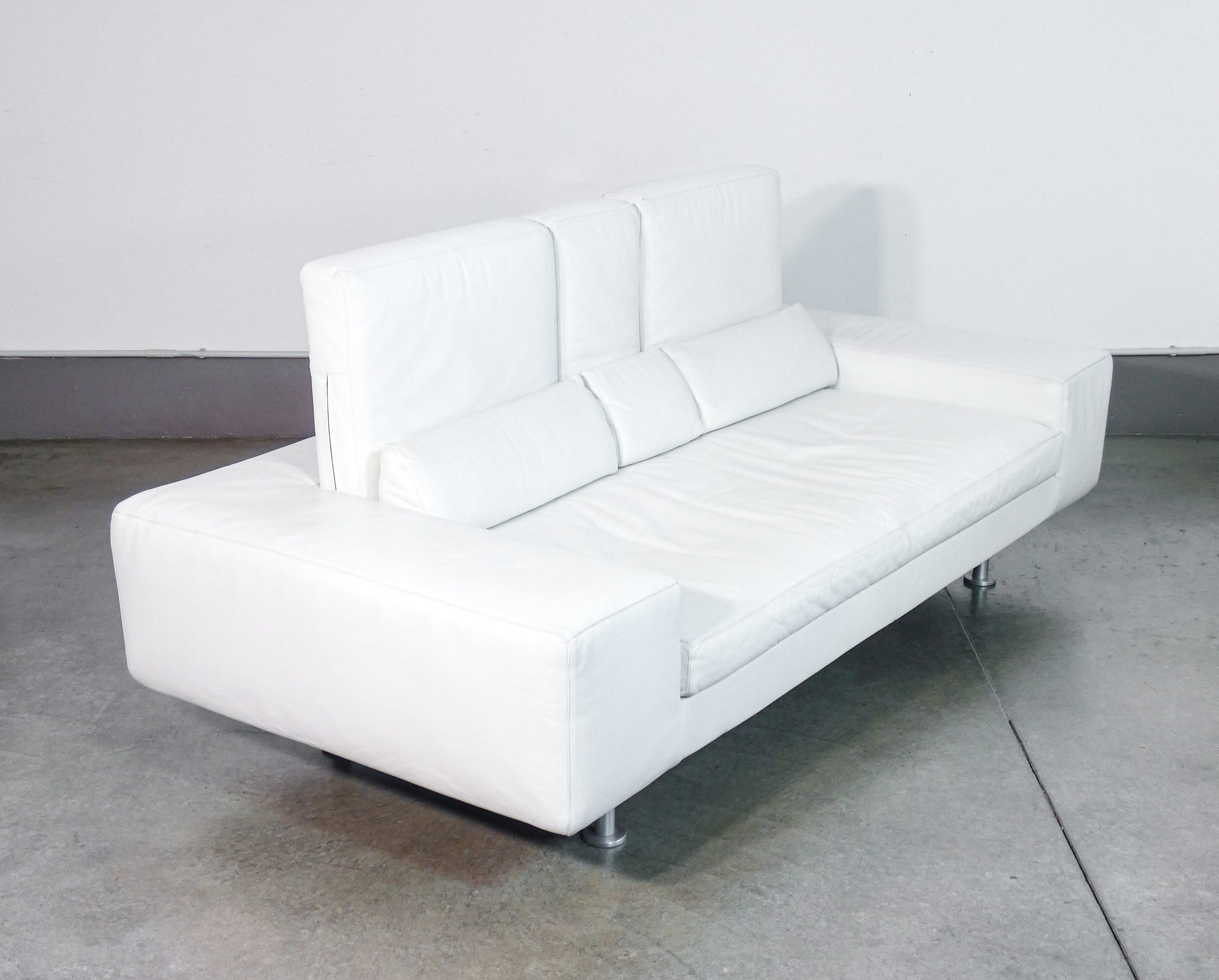 divano domino design massimo morozzi per cassina 1980s sofa pelle bianca