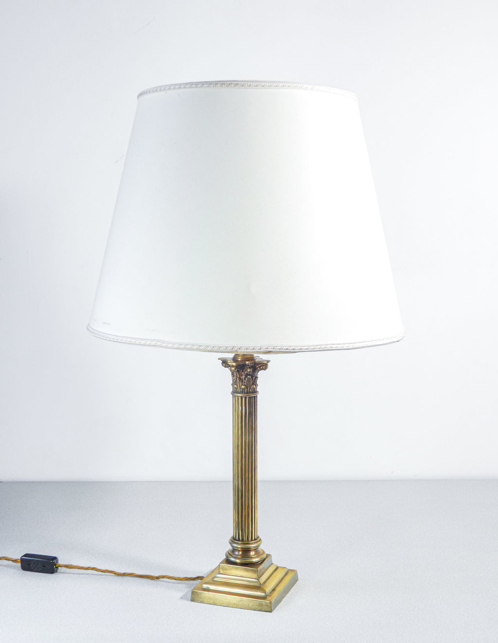 lampada tavolo stile neoclassico 1940s abat jour ottone colonna capitello