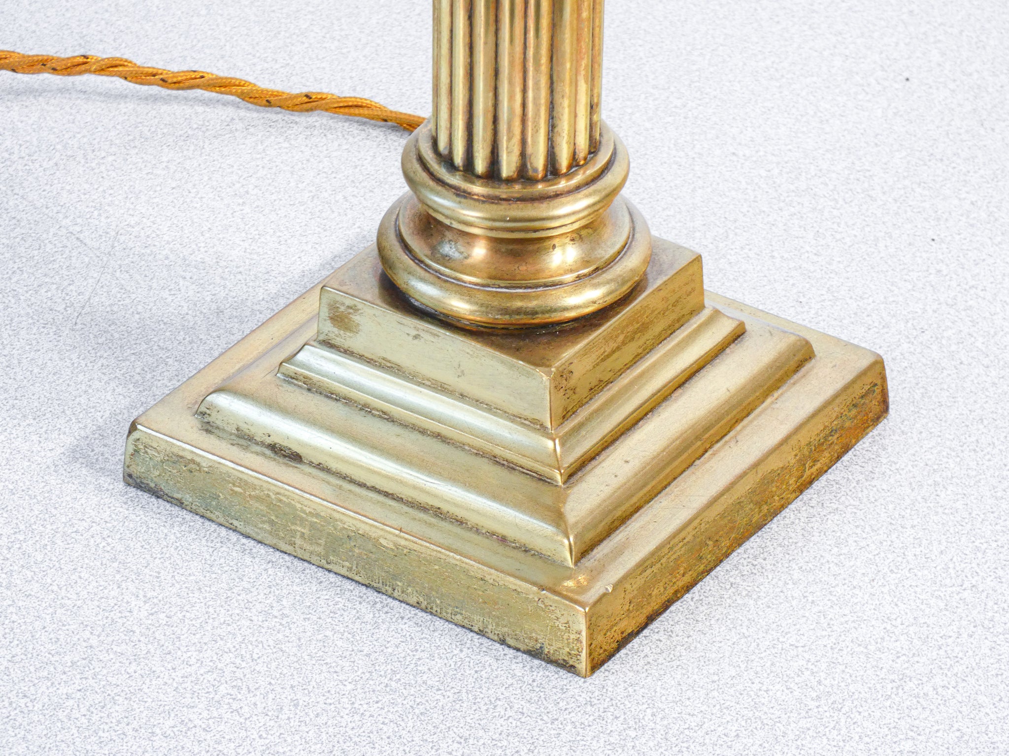 lampada tavolo stile neoclassico 1940s abat jour ottone colonna capitello