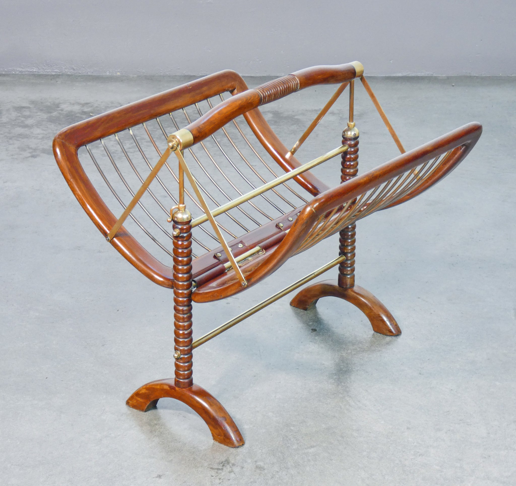 portariviste design attr cesare lacca epoca 1950s legno ottone magazine rack