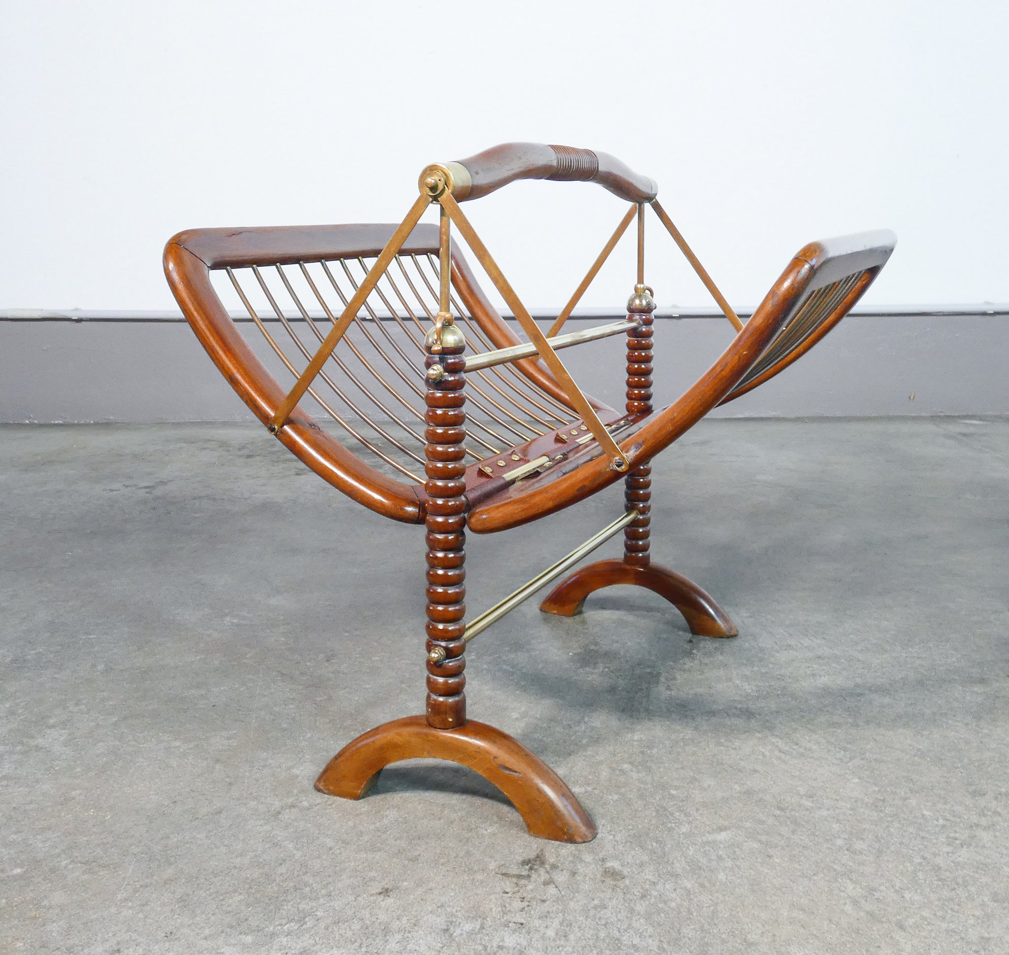 portariviste design attr cesare lacca epoca 1950s legno ottone magazine rack