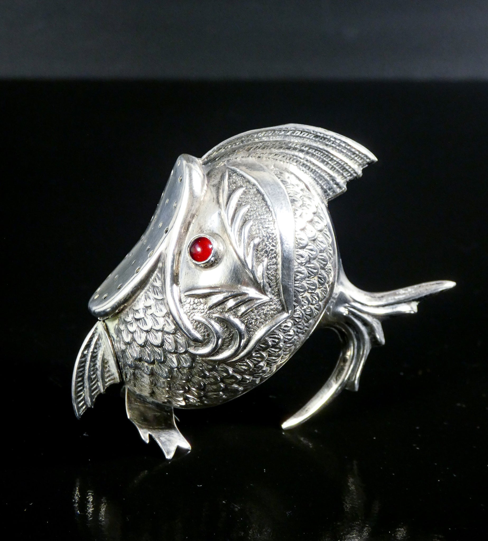saliera pepiera argento 800 scultura pesce spagna sale e pepe epoca 1900