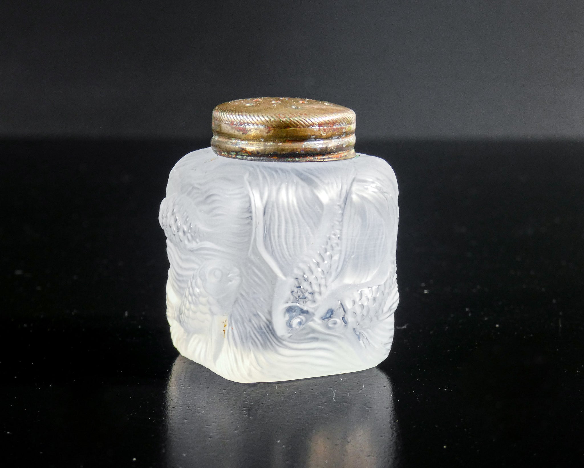 saliera pepiera stile lalique formose vetro bassorilevo pesci carpe koi