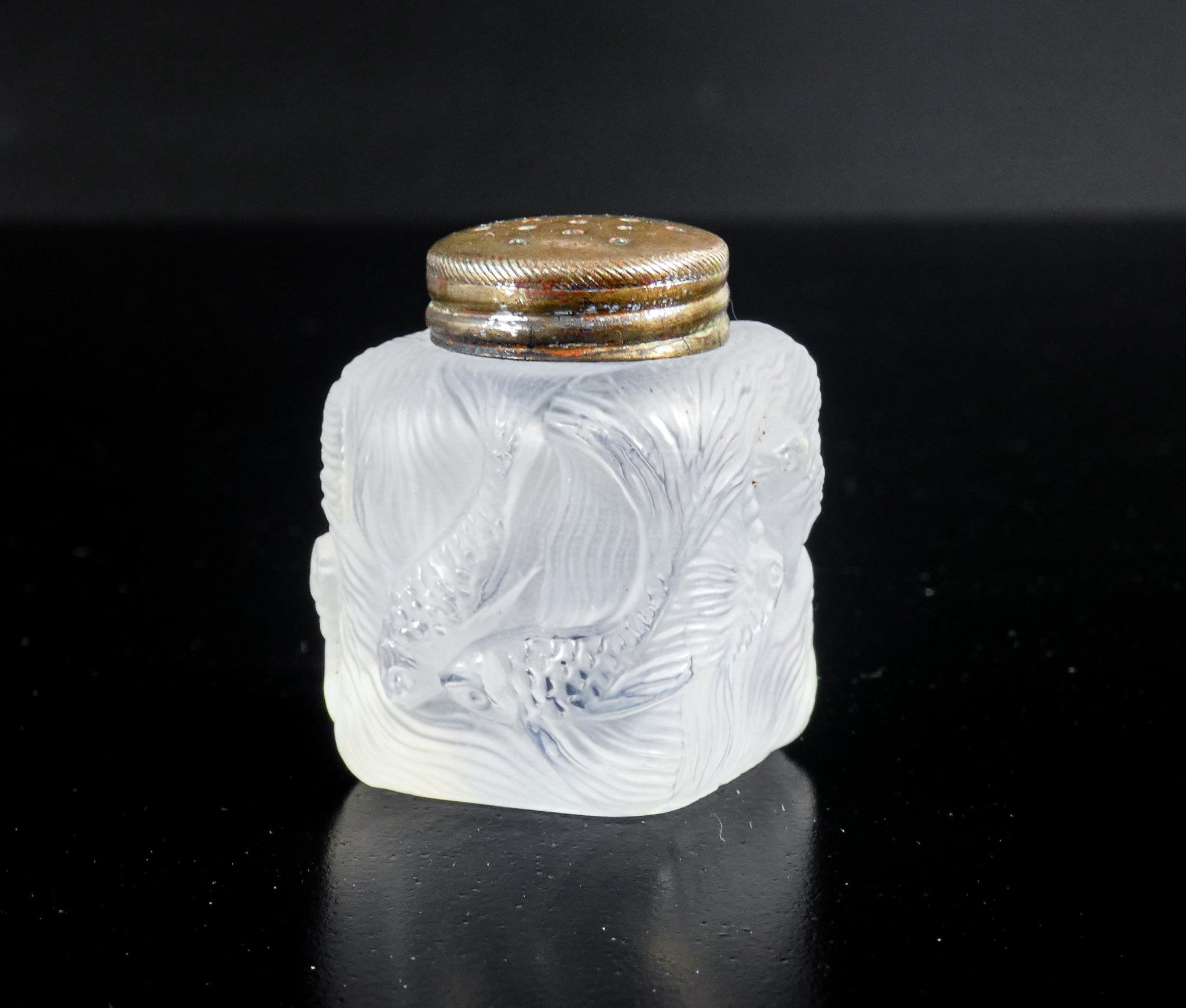saliera pepiera stile lalique formose vetro bassorilevo pesci carpe koi