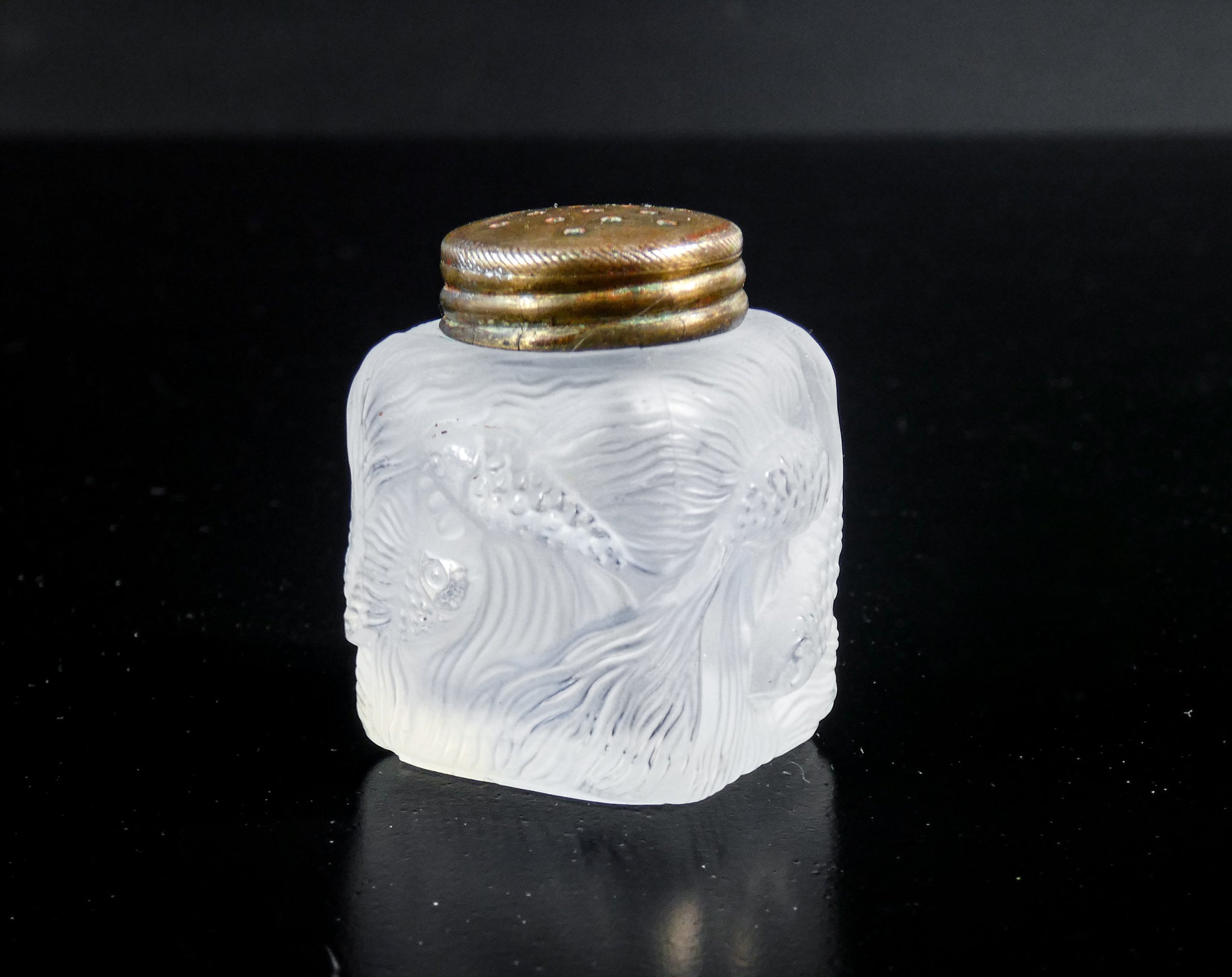 saliera pepiera stile lalique formose vetro bassorilevo pesci carpe koi