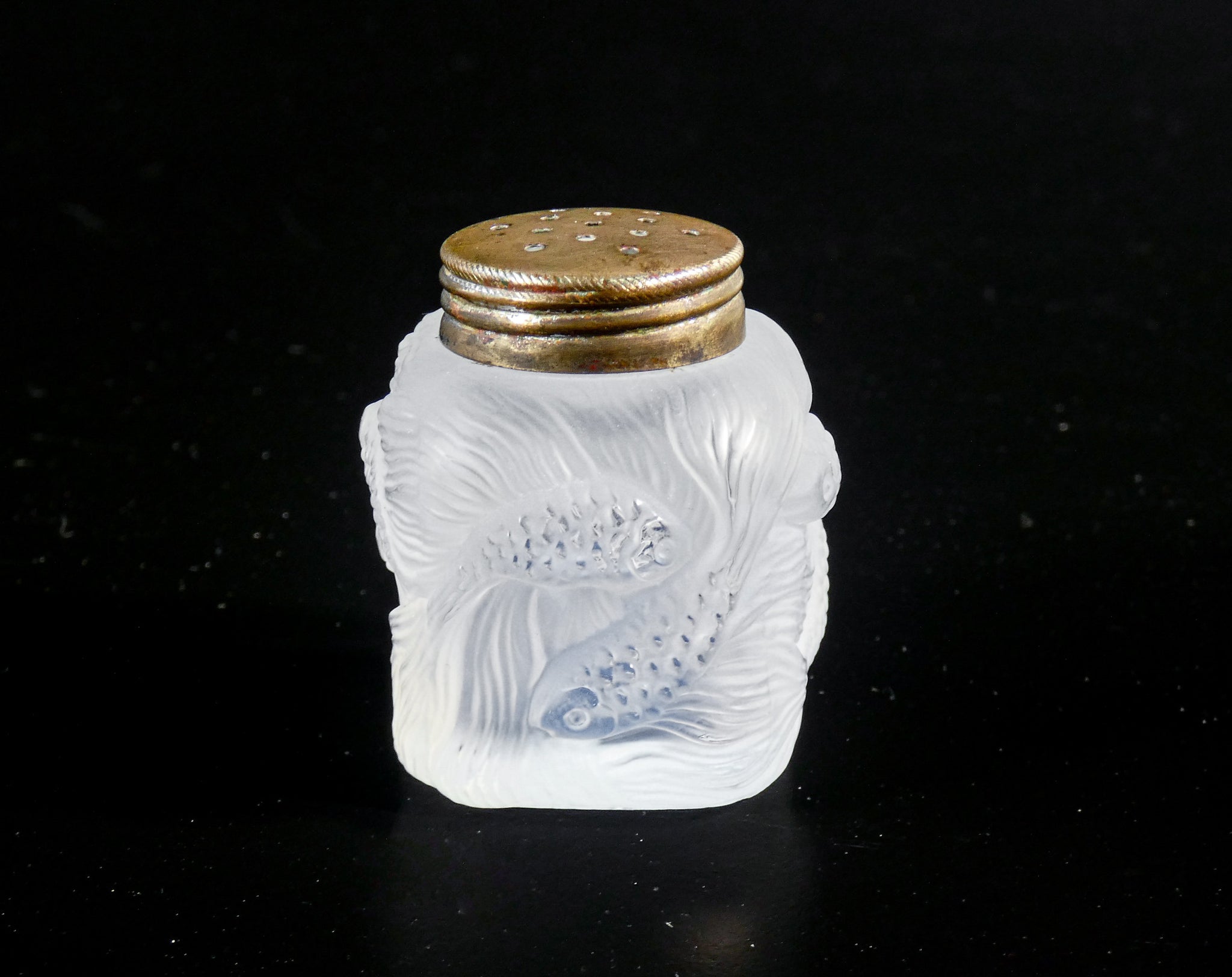 saliera pepiera stile lalique formose vetro bassorilevo pesci carpe koi