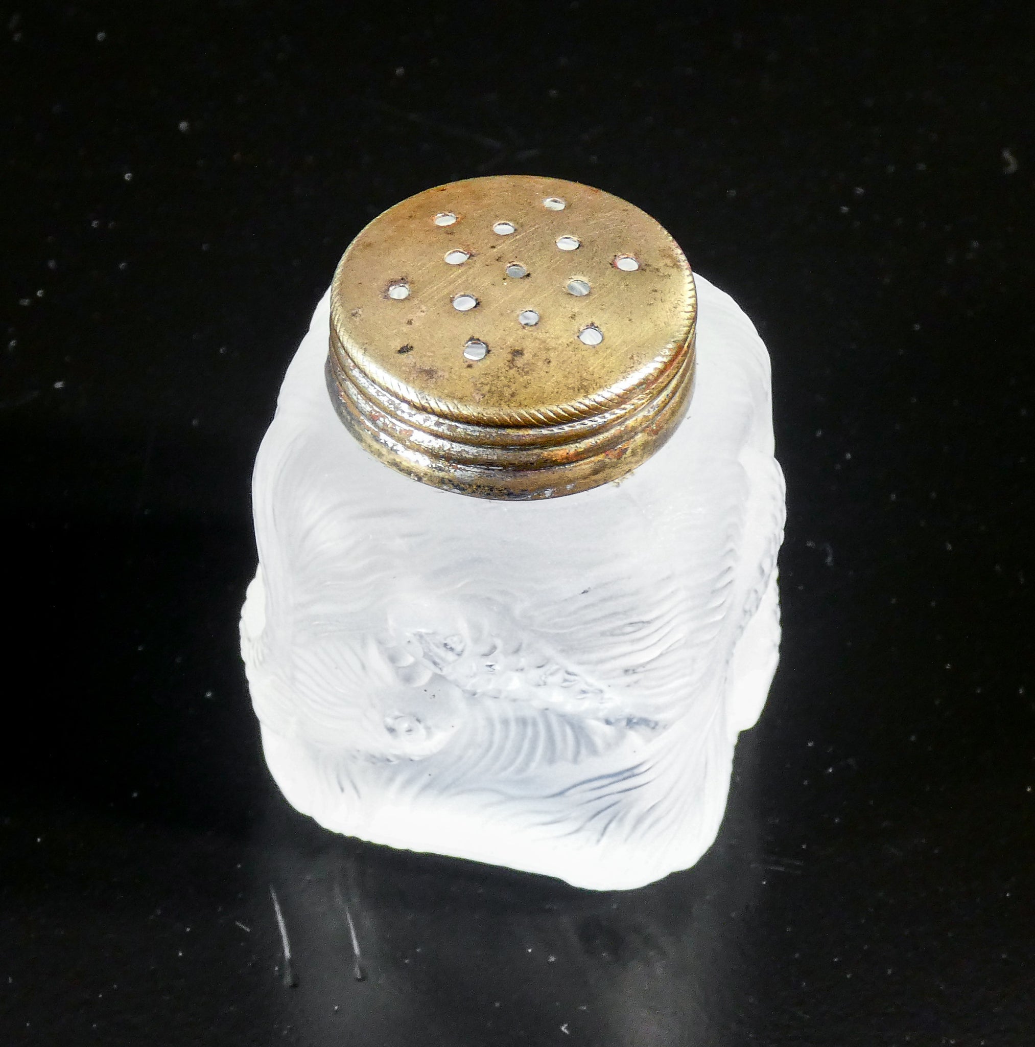 saliera pepiera stile lalique formose vetro bassorilevo pesci carpe koi