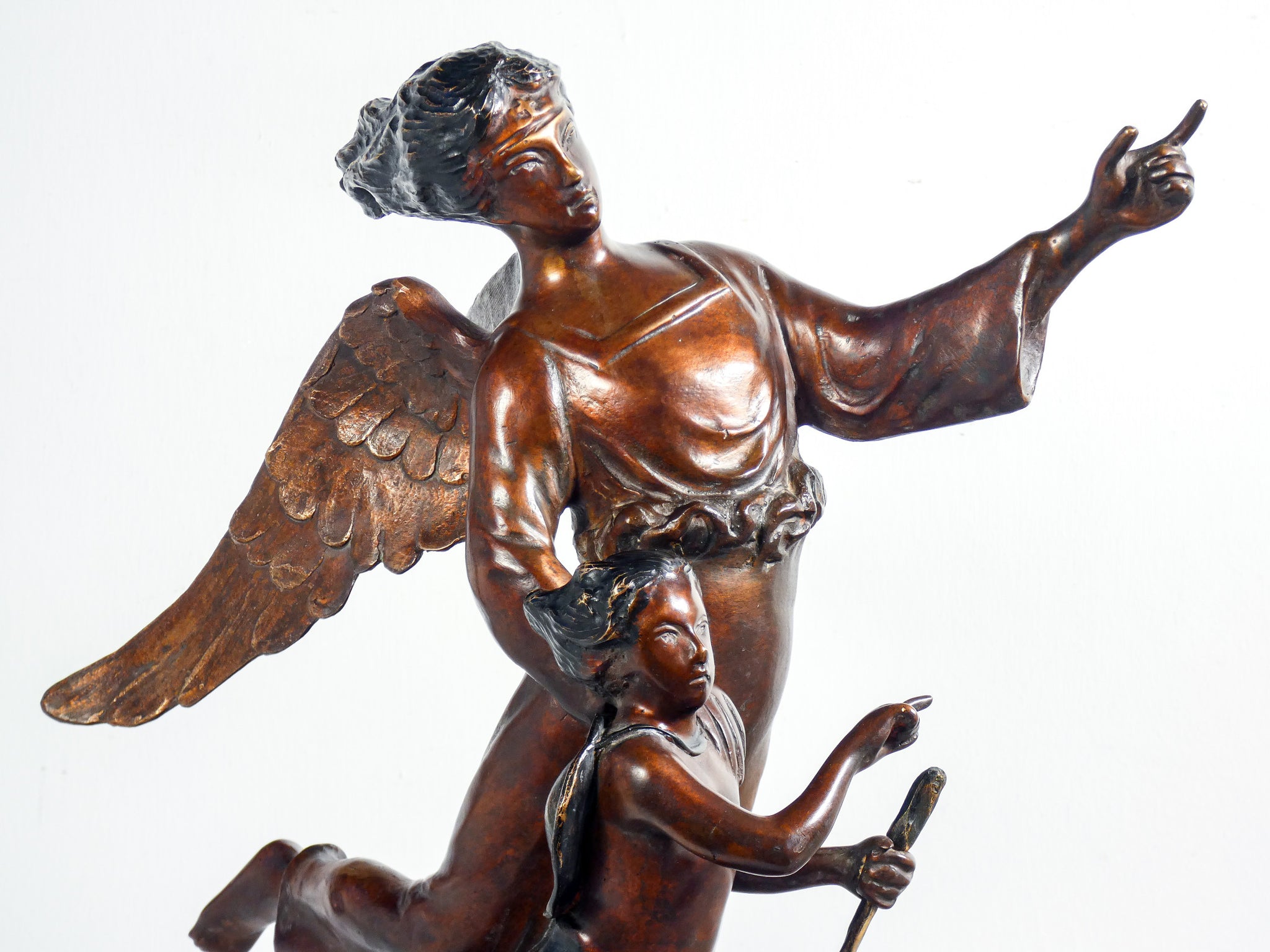 scultura alessandro romano angelo tobia pellegrino bambino statua bronzo