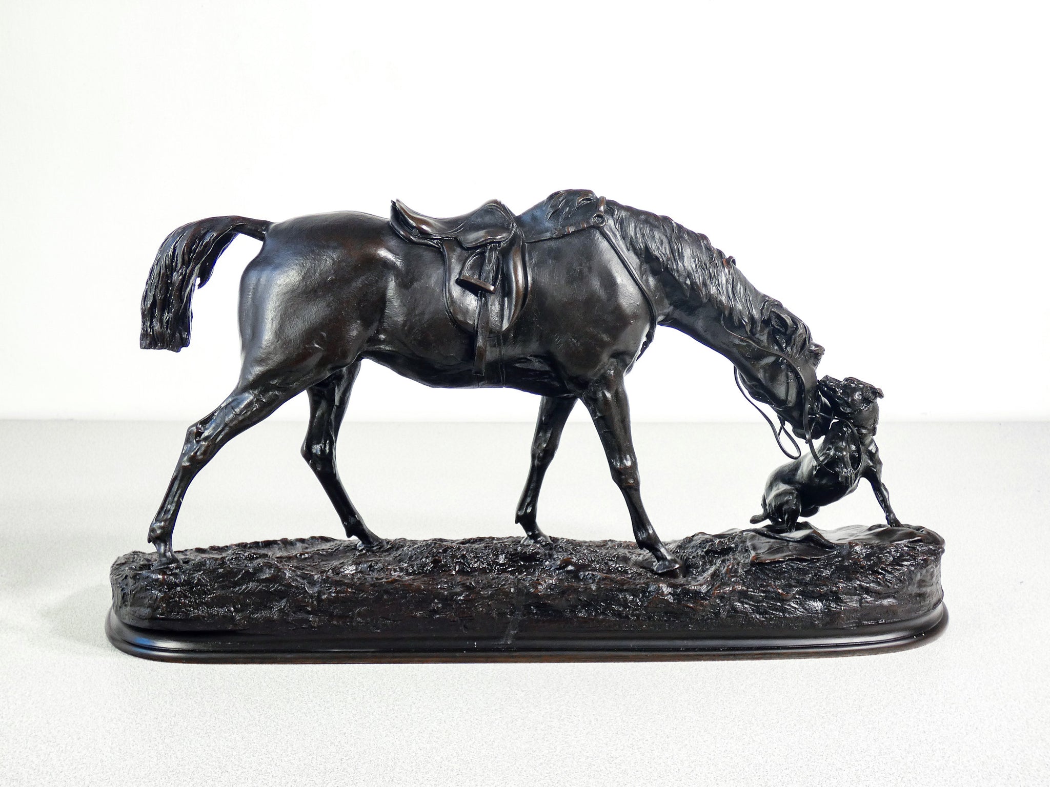 scultura bronzo pierre jules mene cavallo giumenta cane statua epoca 1800
