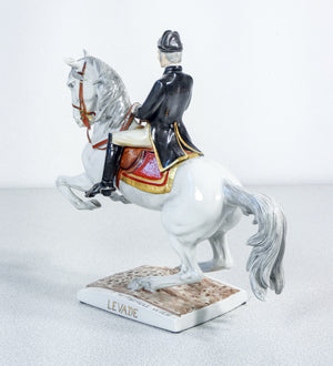 scultura cavallo porcellana unter weiss bach levade spanische reitschule wien
