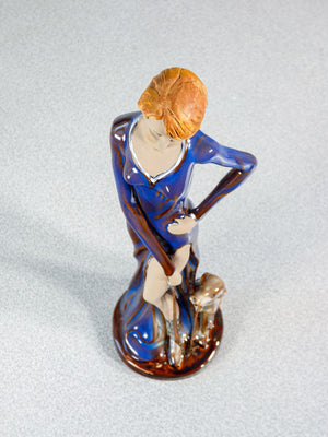 scultura donna cane levriero ceramica smalto dipinta stile art deco glamour