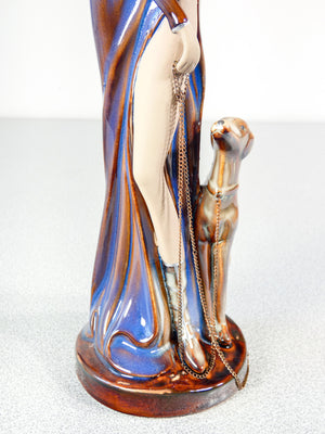 scultura donna cane levriero ceramica smalto dipinta stile art deco glamour