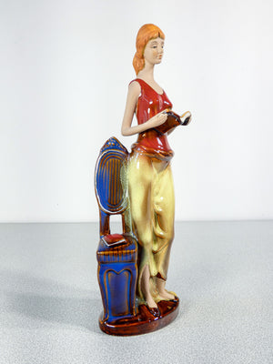 scultura donna libro lettrice ceramica smalto dipinta stile art deco glamour