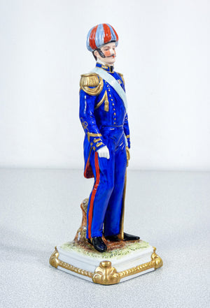 scultura porcellana capodimonte carabiniere soldato ufficiale esercito capitano
