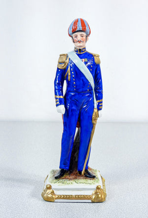 scultura porcellana capodimonte carabiniere soldato ufficiale esercito capitano