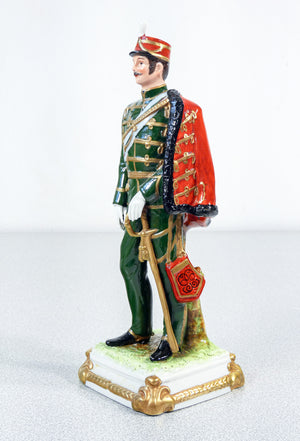 scultura porcellana capodimonte ussero piacenza soldato ufficiale esercito