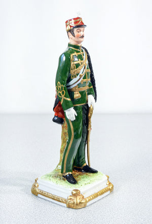 scultura porcellana capodimonte ussero piacenza soldato ufficiale esercito