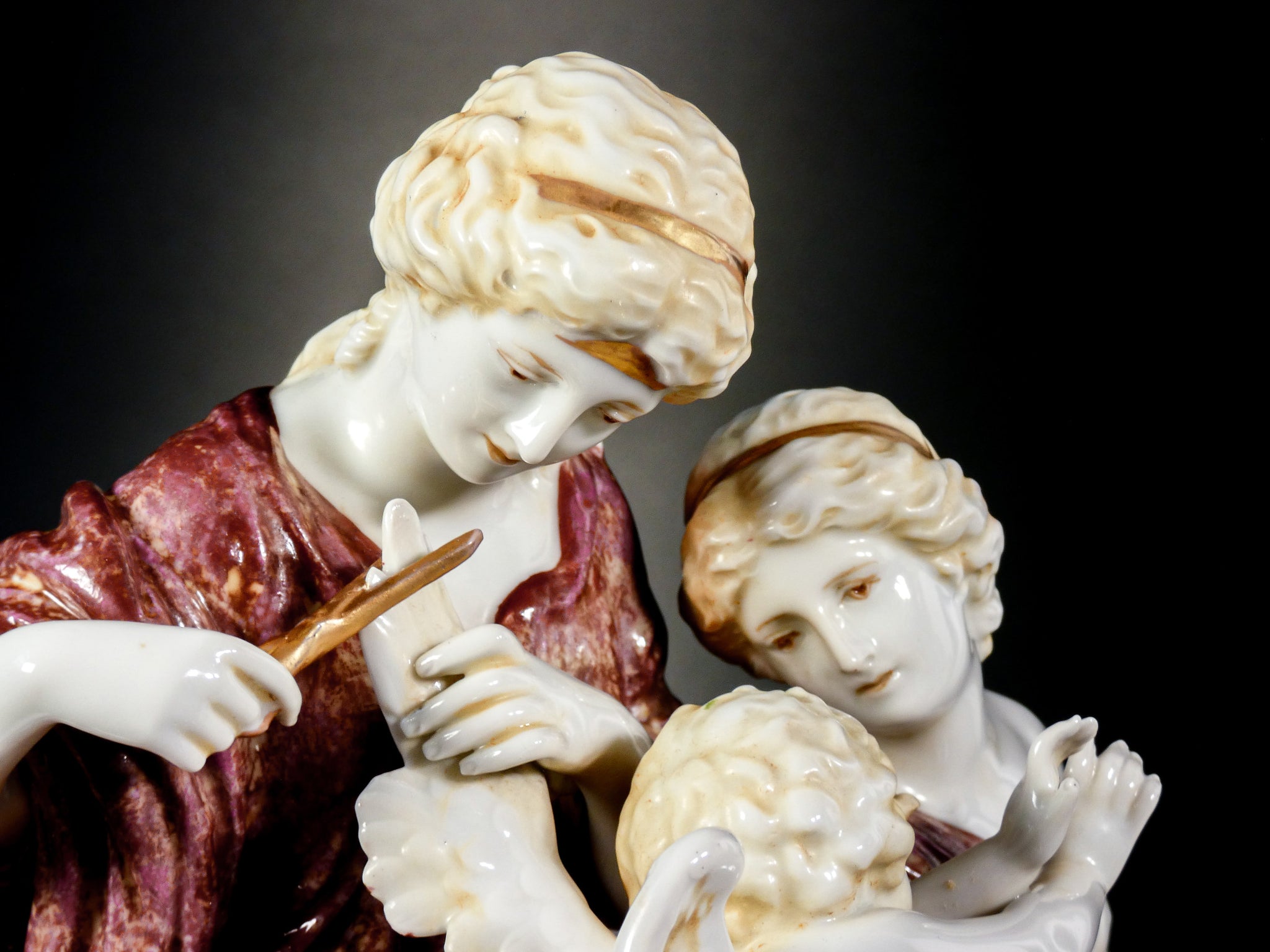 scultura porcellana cupido punito venere psiche meissen dresda statua epoca