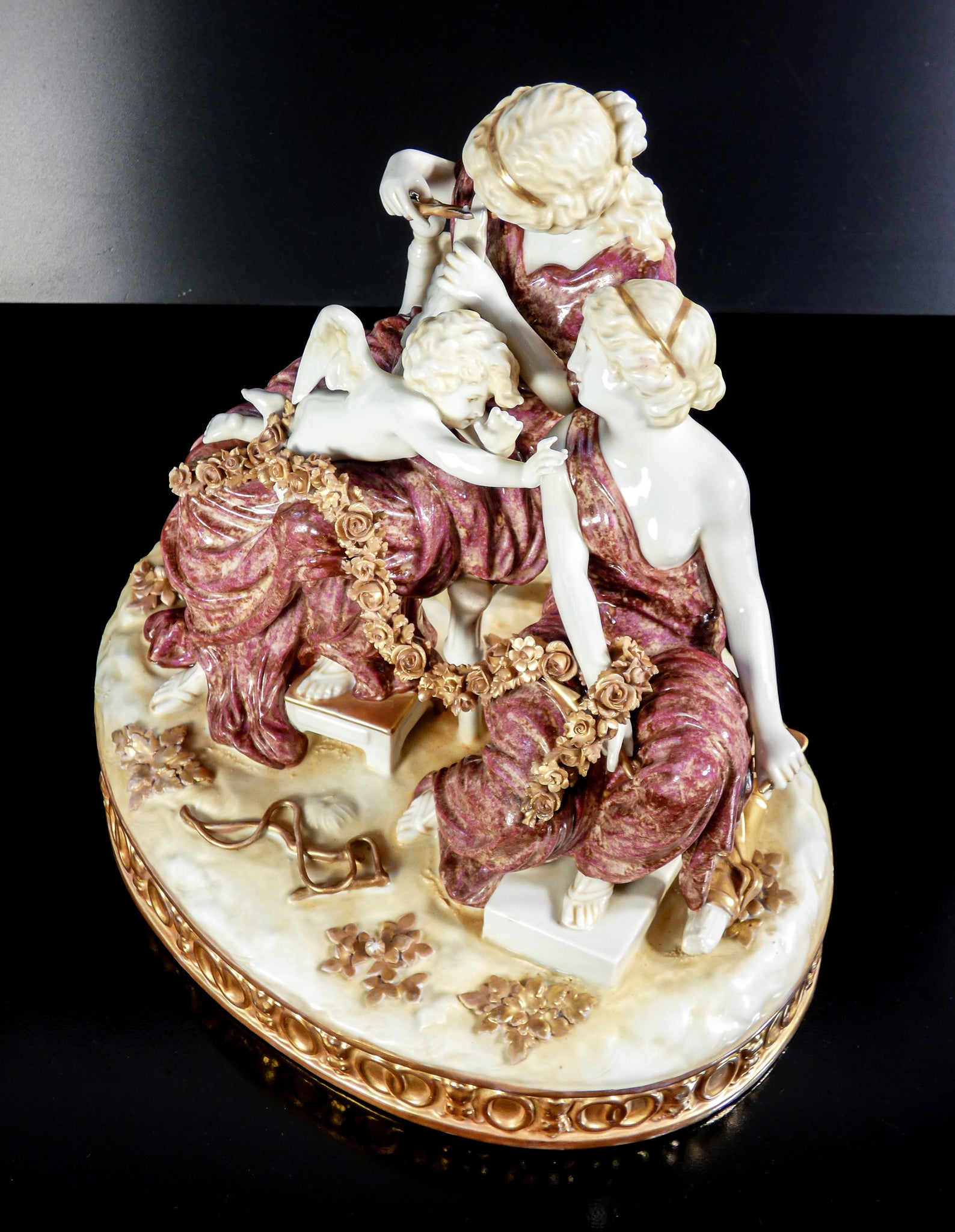 scultura porcellana cupido punito venere psiche meissen dresda statua epoca