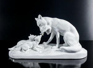 scultura porcellana kpm berlin erich schmidt kestner gruppo volpi cuccioli