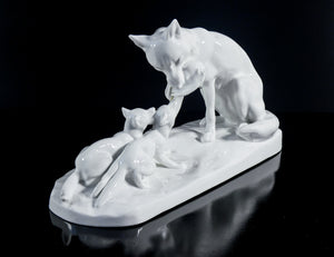 scultura porcellana kpm berlin erich schmidt kestner gruppo volpi cuccioli