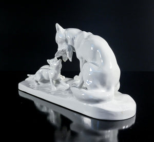 scultura porcellana kpm berlin erich schmidt kestner gruppo volpi cuccioli