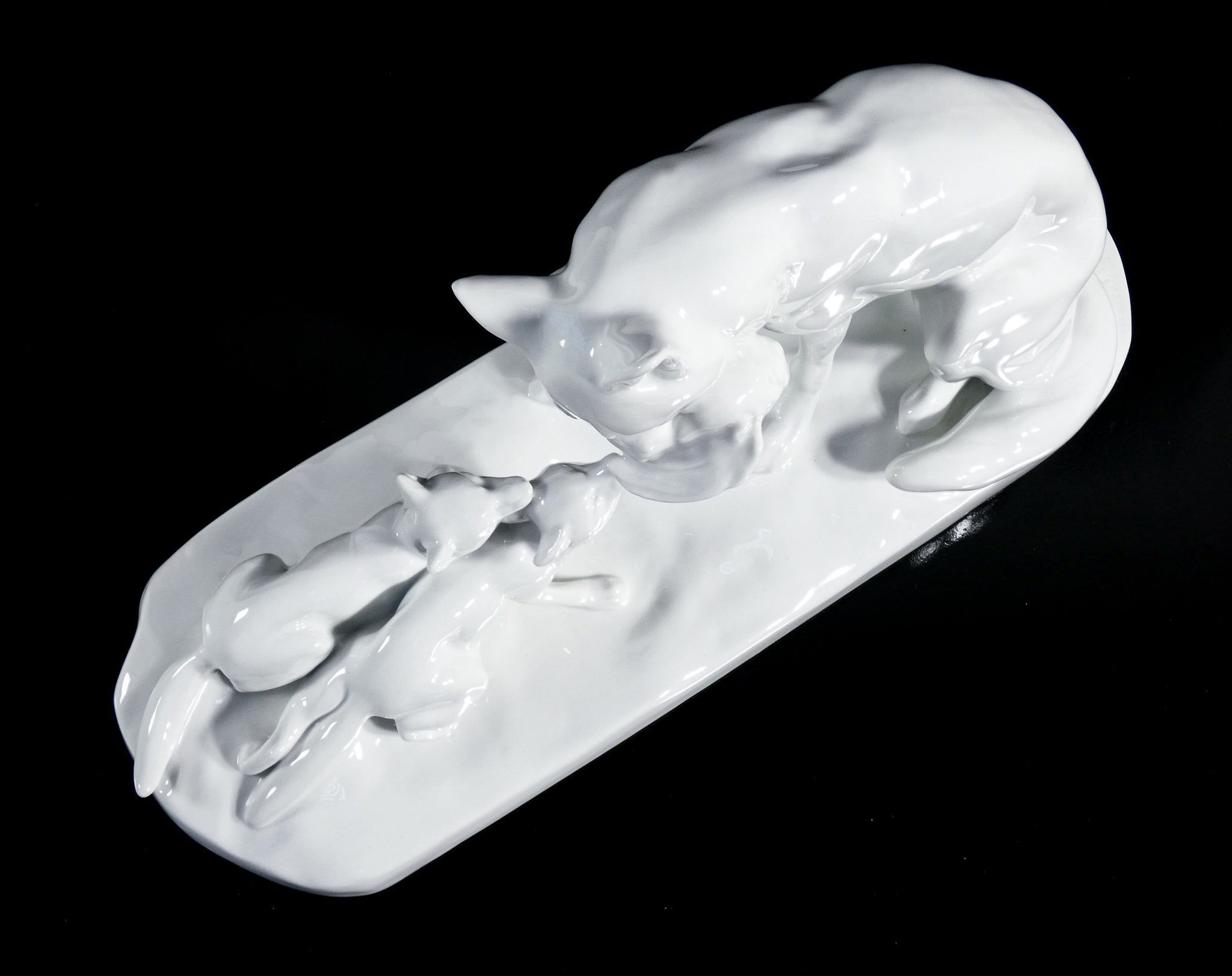 scultura porcellana kpm berlin erich schmidt kestner gruppo volpi cuccioli