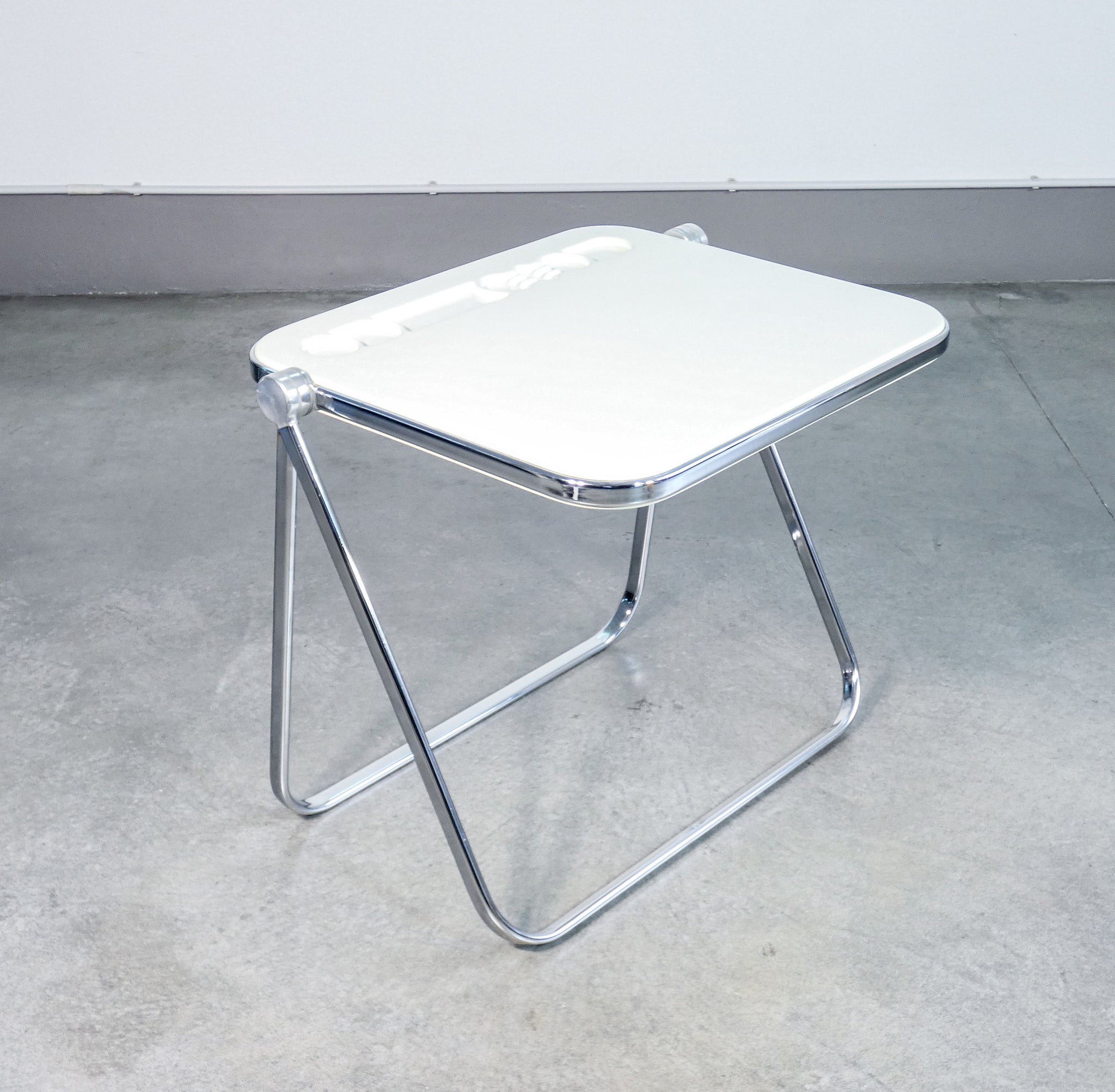 sedia plia scrivania platone design giancarlo piretti per anonima castelli