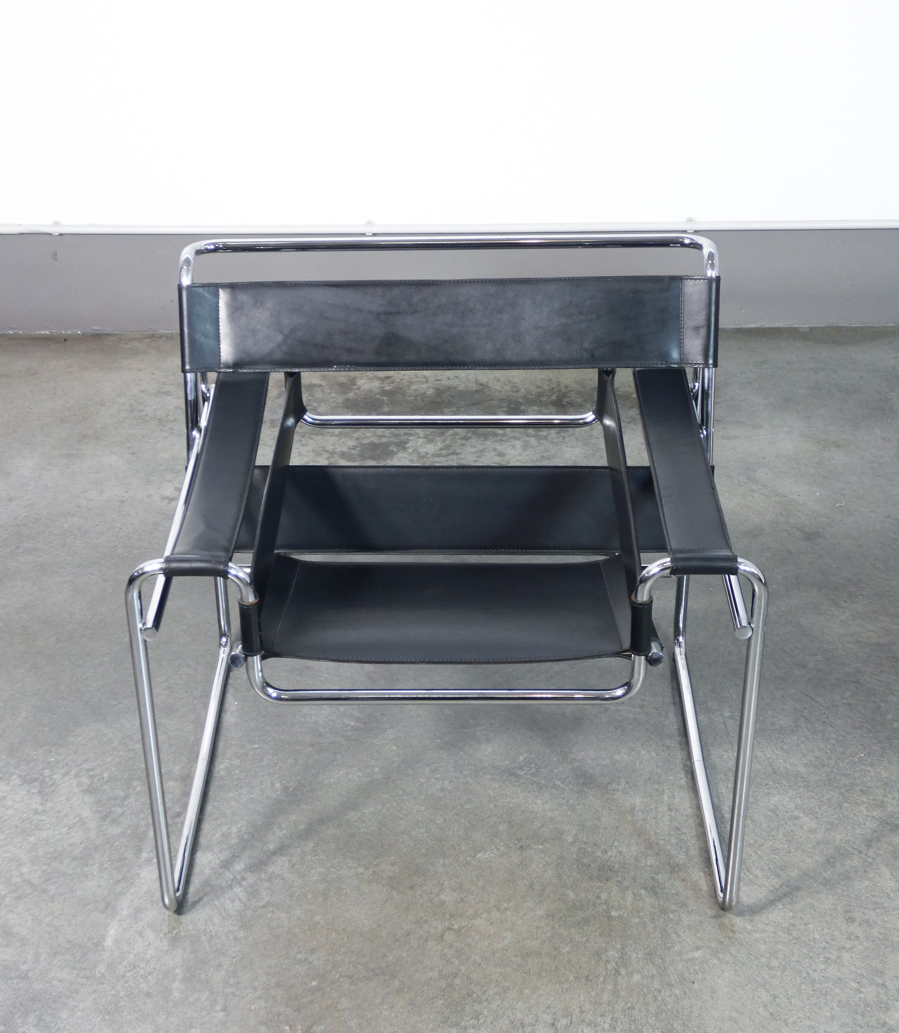 sedia wassily design marcel breuer movimento moderno bauhaus riedizione 1970s