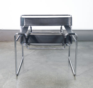 sedia wassily design marcel breuer movimento moderno bauhaus riedizione 1970s