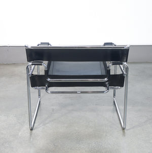 sedia wassily design marcel breuer movimento moderno bauhaus riedizione 1970s