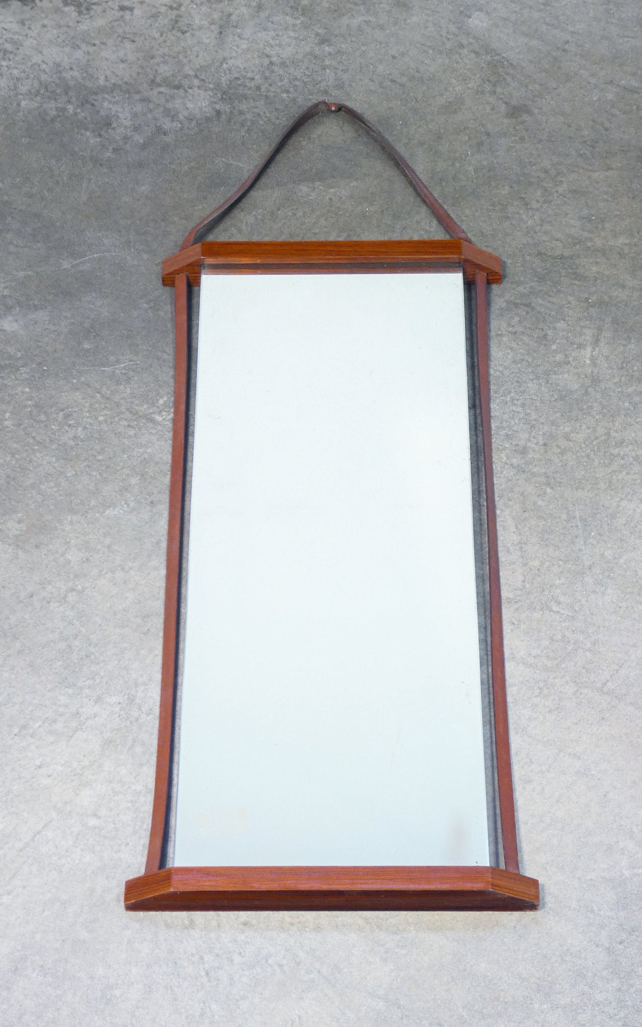 specchiera design scandinavo 1970s vintage specchio legno teak hanging mirror