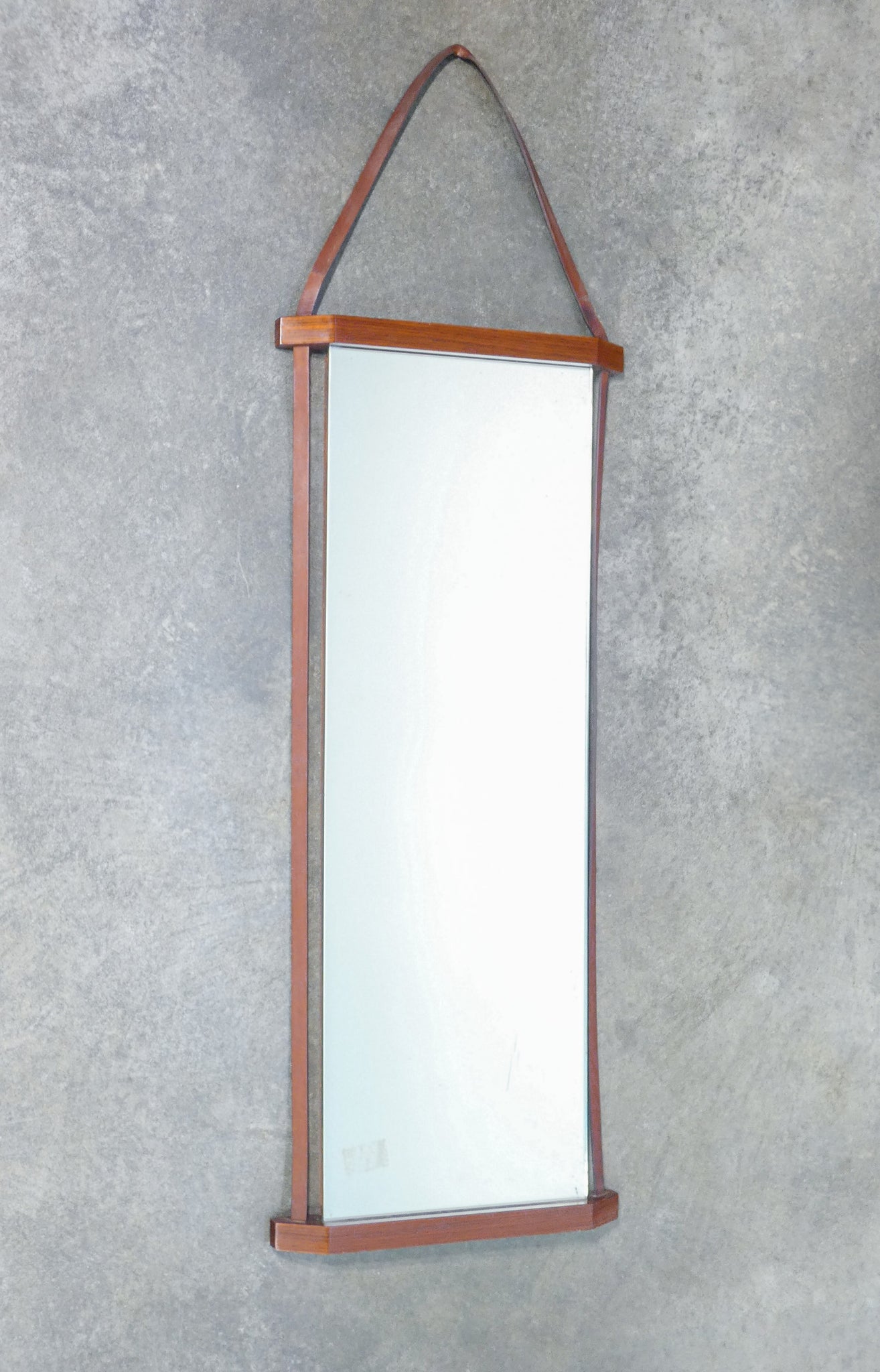 specchiera design scandinavo 1970s vintage specchio legno teak hanging mirror