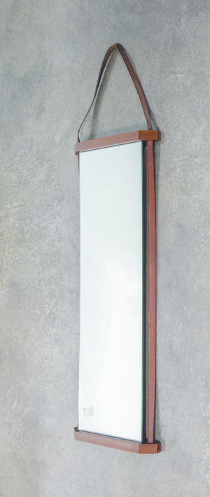 specchiera design scandinavo 1970s vintage specchio legno teak hanging mirror