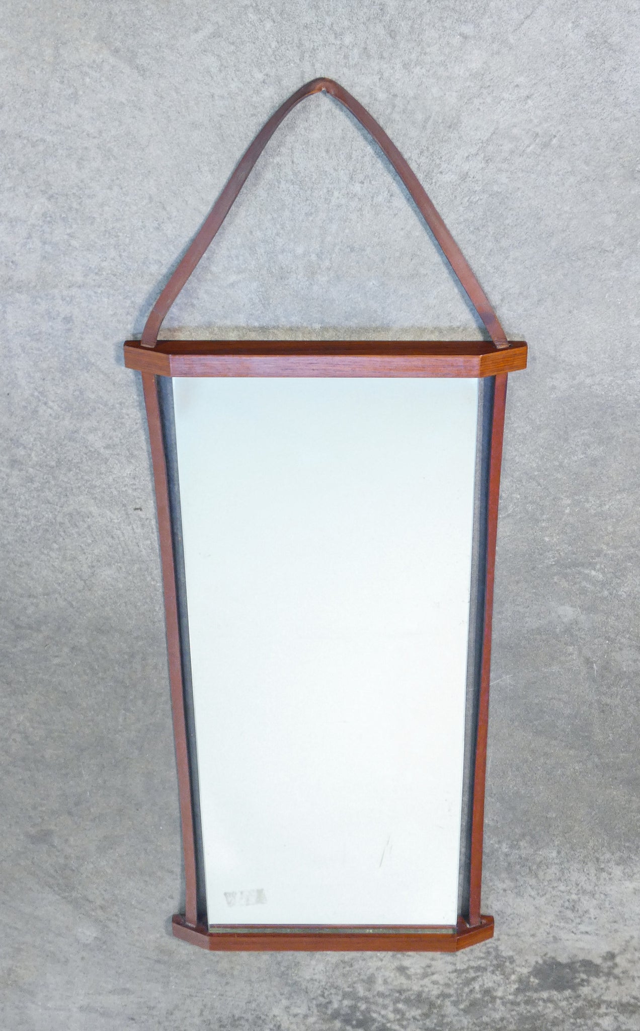 specchiera design scandinavo 1970s vintage specchio legno teak hanging mirror