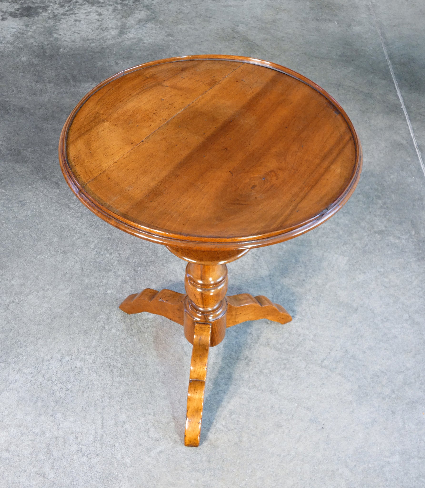 tavolino di servizio gueridon epoca 1800 legno massello noce piano tondo antico