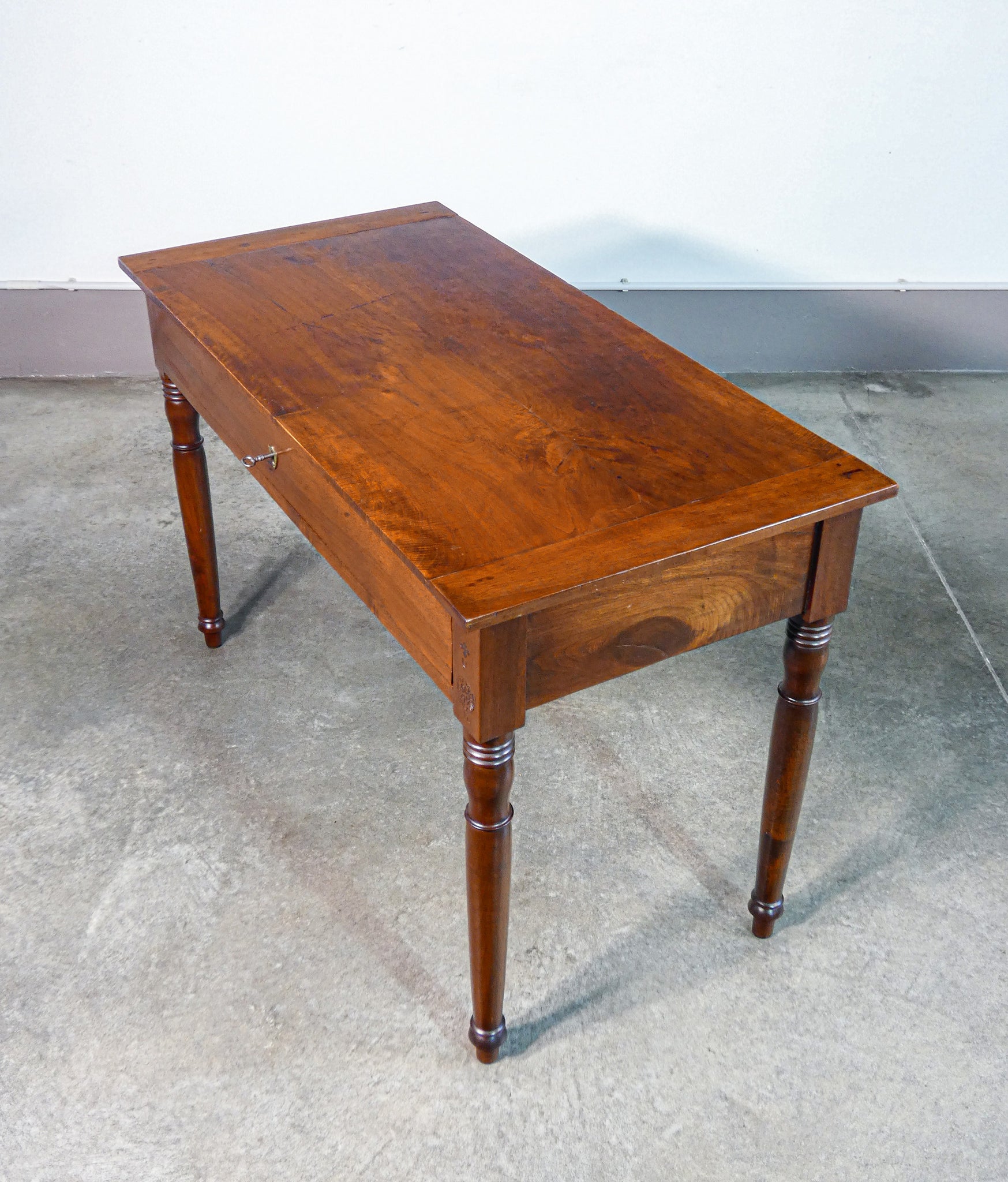 tavolo scrivania legno noce massello epoca 1800 cassetto ordine mauriziano