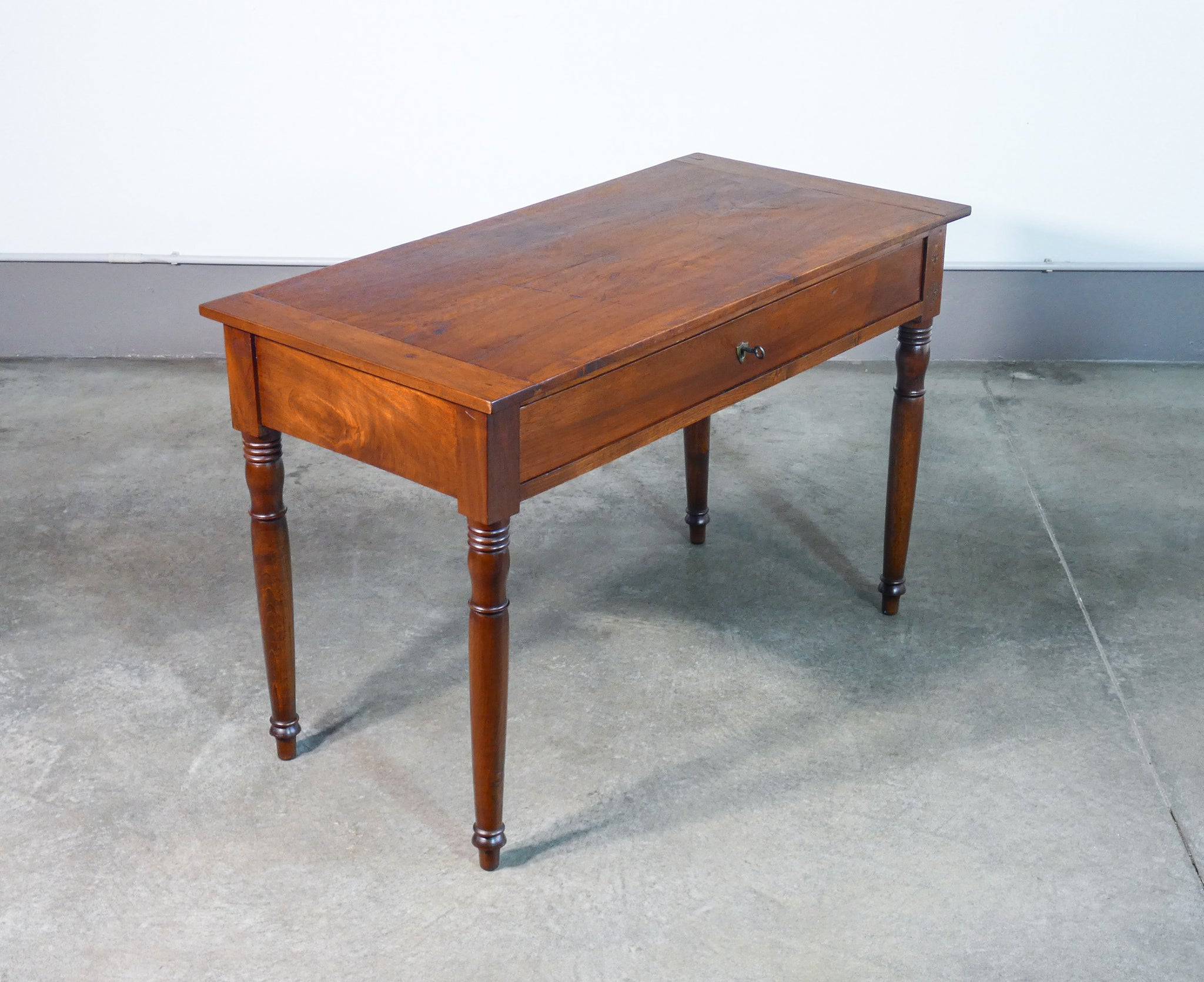 tavolo scrivania legno noce massello epoca 1800 cassetto ordine mauriziano