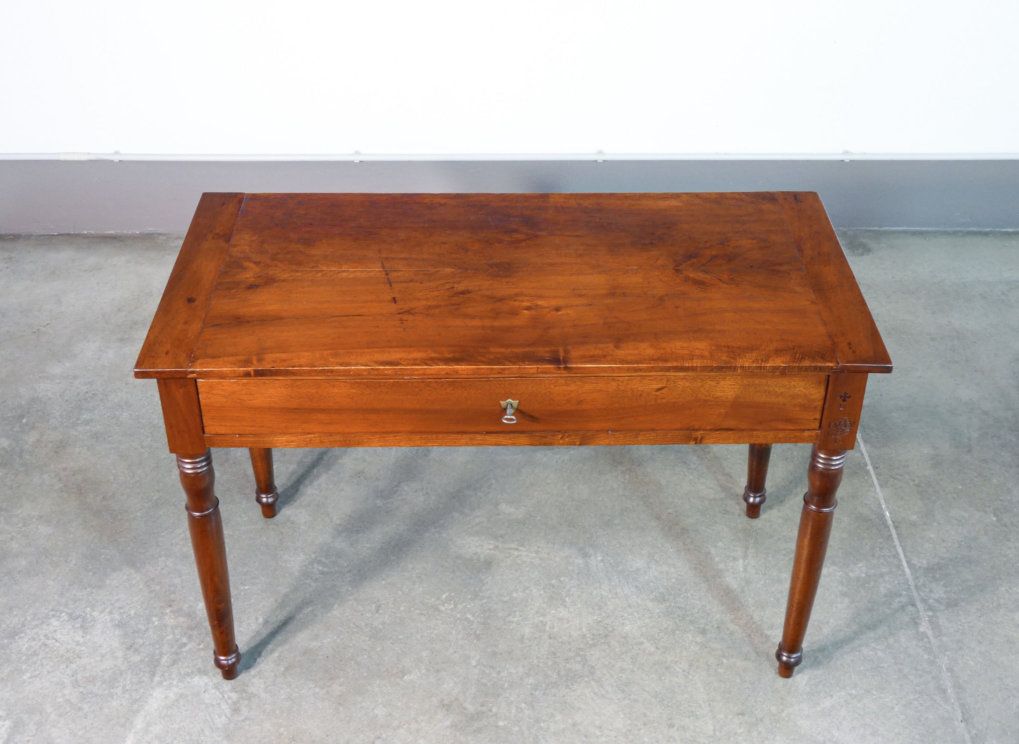 tavolo scrivania legno noce massello epoca 1800 cassetto ordine mauriziano