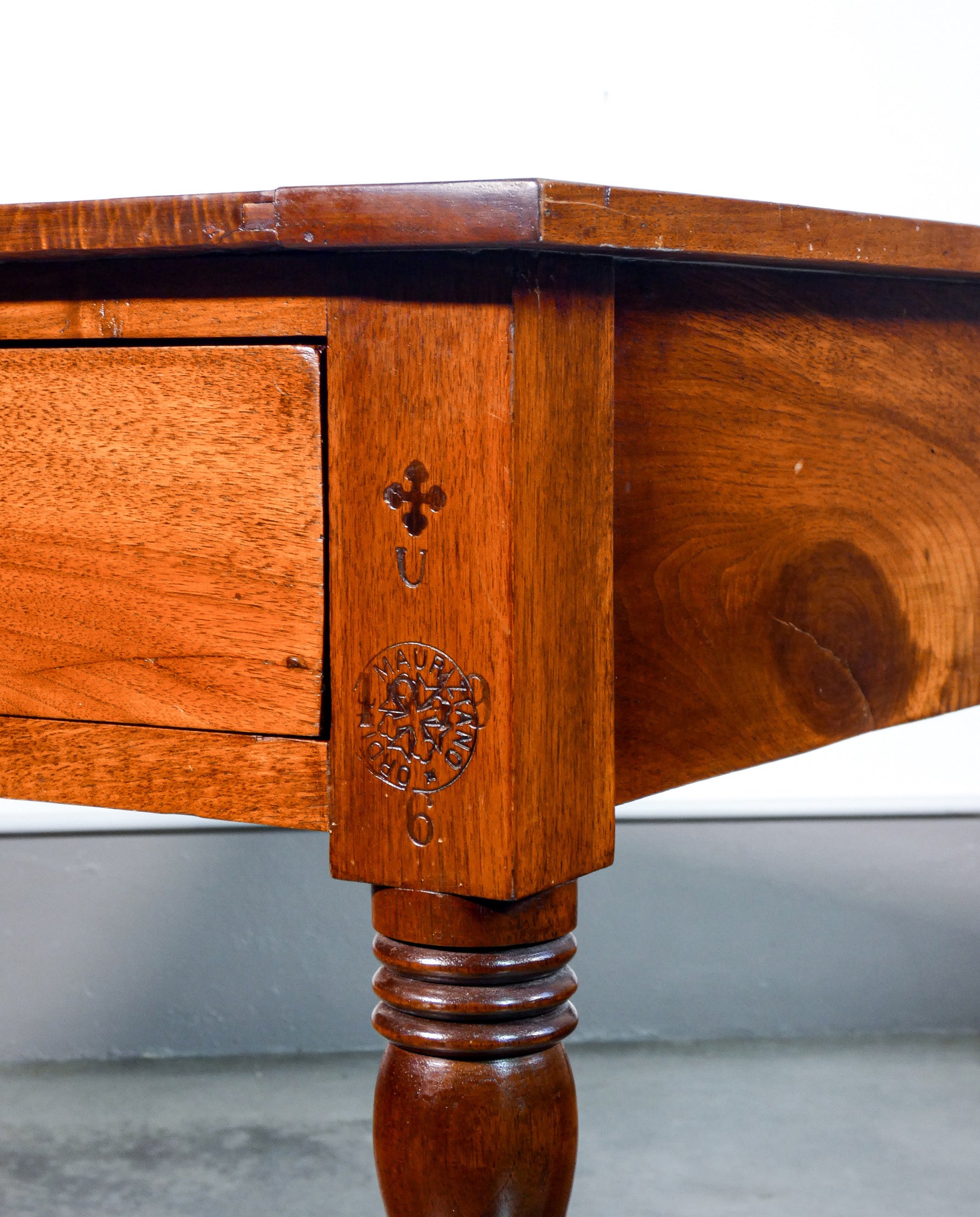 tavolo scrivania legno noce massello epoca 1800 cassetto ordine mauriziano